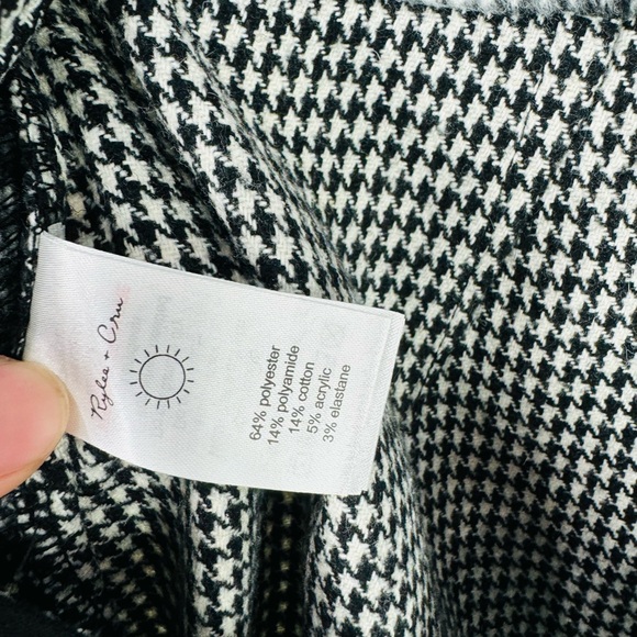 NWT RYLEE + CRU BLACK grey HOUNDSTOOTH 3 Button Faux Wrap Mini Skirt - Picture 7 of 7